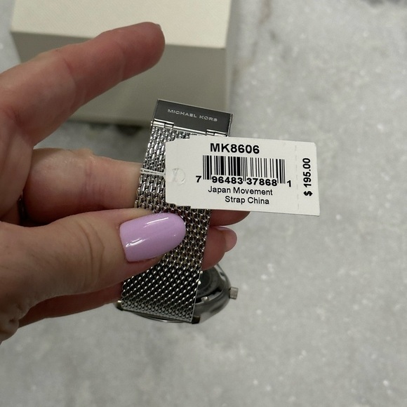 NWT Michael Kors watch MK8606 - Picture 5 of 5